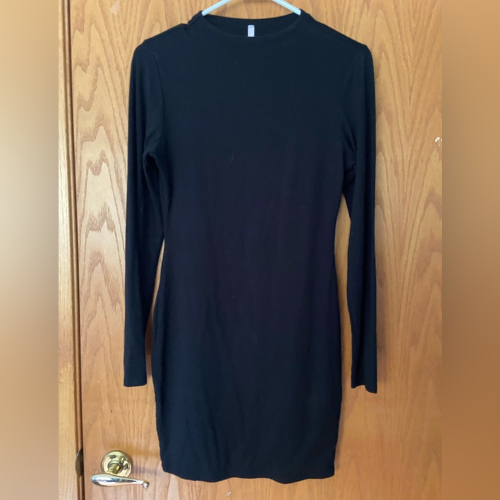Basic black long sleeve mini dress